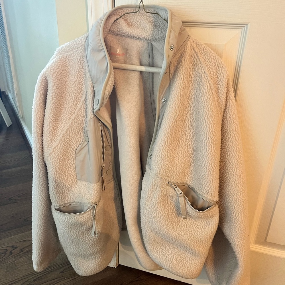 Free people hit the slopes jacket. Used. size medium
